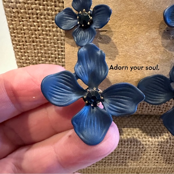 NWT RACHEL Rachel Roy Earrings Navy Blue Double Flower w/ center crystal - Picture 5 of 9